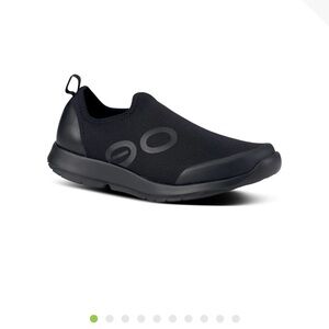 OOFOS Women's Black Slip-On Athletic Shoes NWT